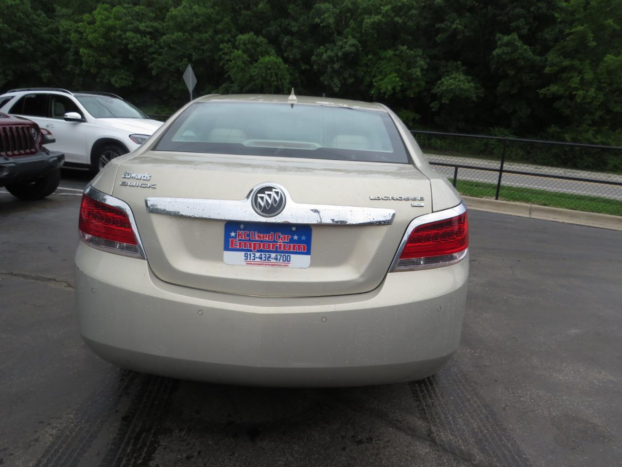 Buick LaCrosse 4dr Sdn CXL FWD 2011