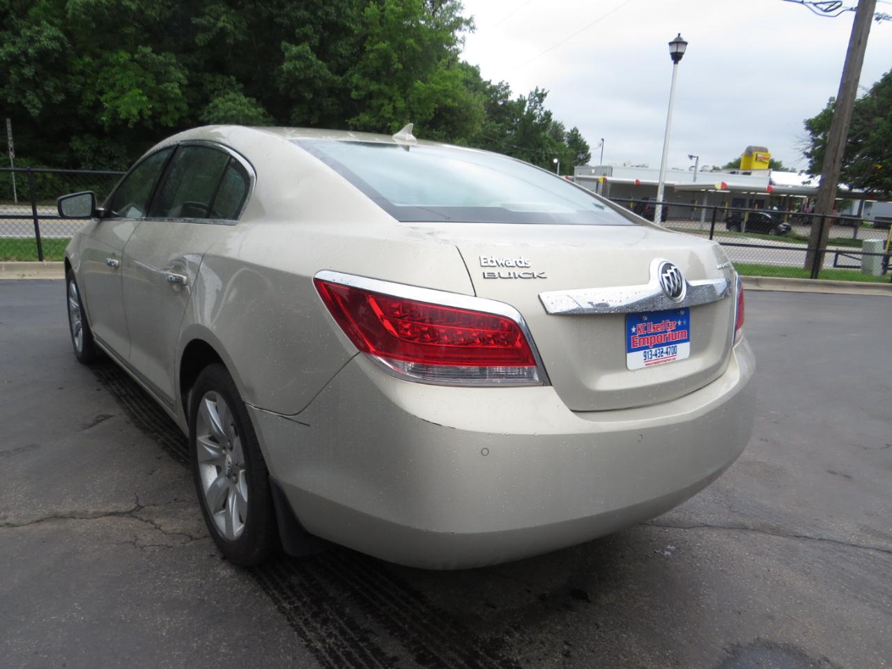 Buick LaCrosse 4dr Sdn CXL FWD 2011