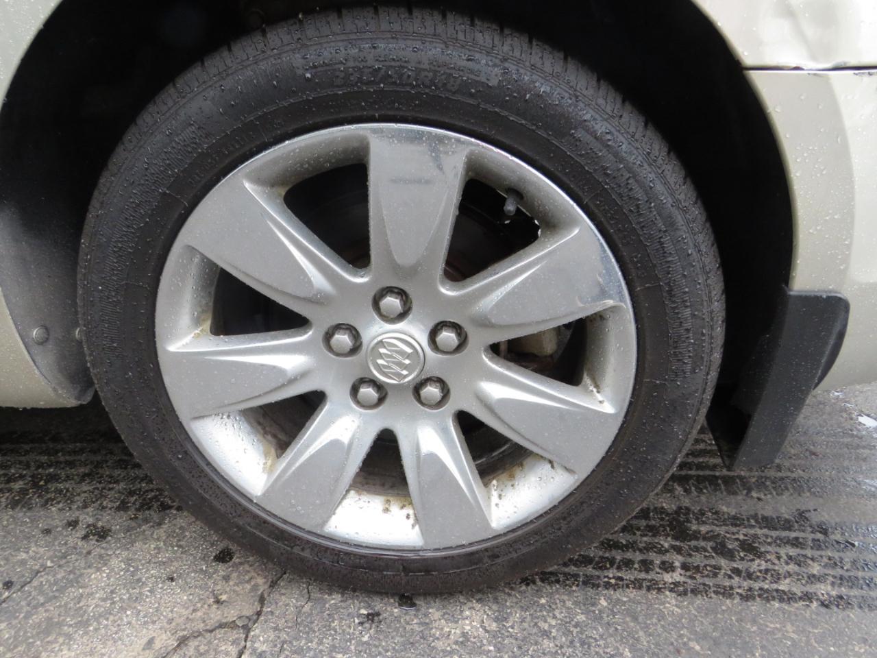 Buick LaCrosse 4dr Sdn CXL FWD 2011
