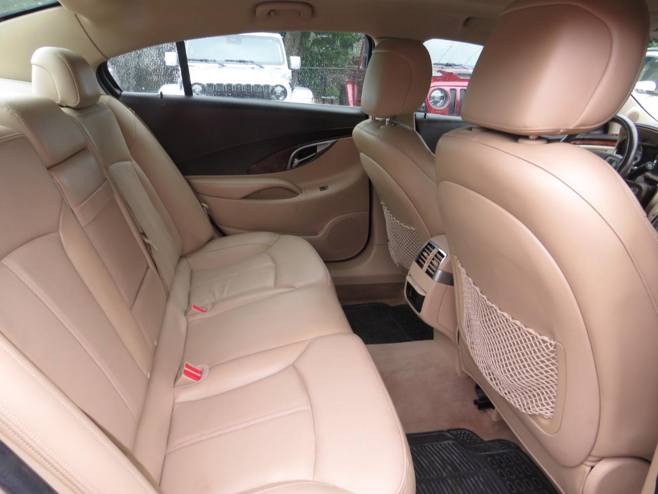 Buick LaCrosse 4dr Sdn CXL FWD 2011