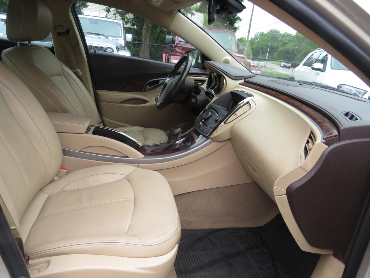 Buick LaCrosse 4dr Sdn CXL FWD 2011