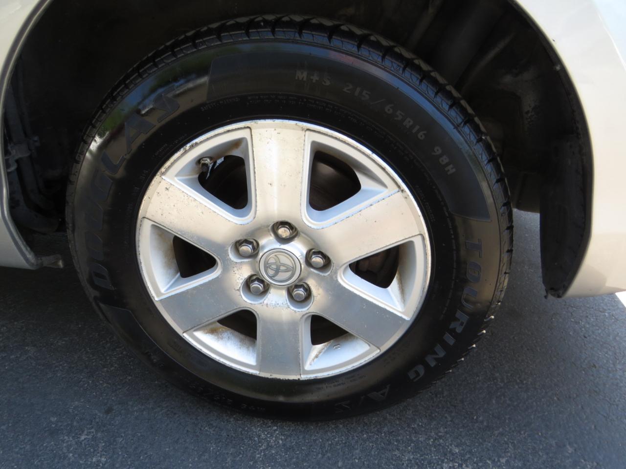 Toyota Sienna 5dr 7-Pass Van CE FWD (Natl) 2010