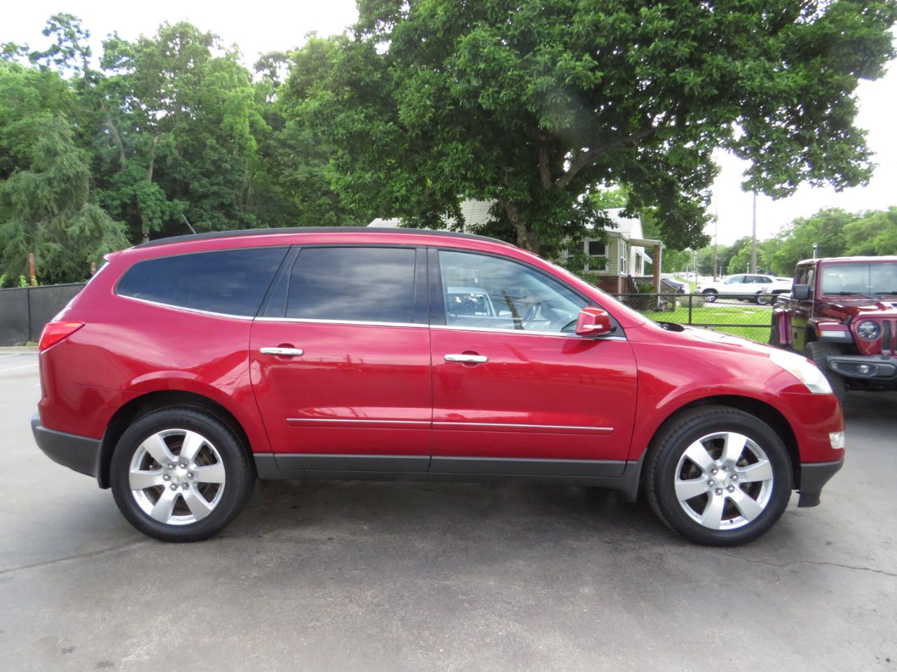 Chevrolet Traverse FWD 4dr LTZ 2012