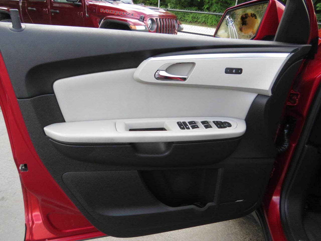 Chevrolet Traverse FWD 4dr LTZ 2012