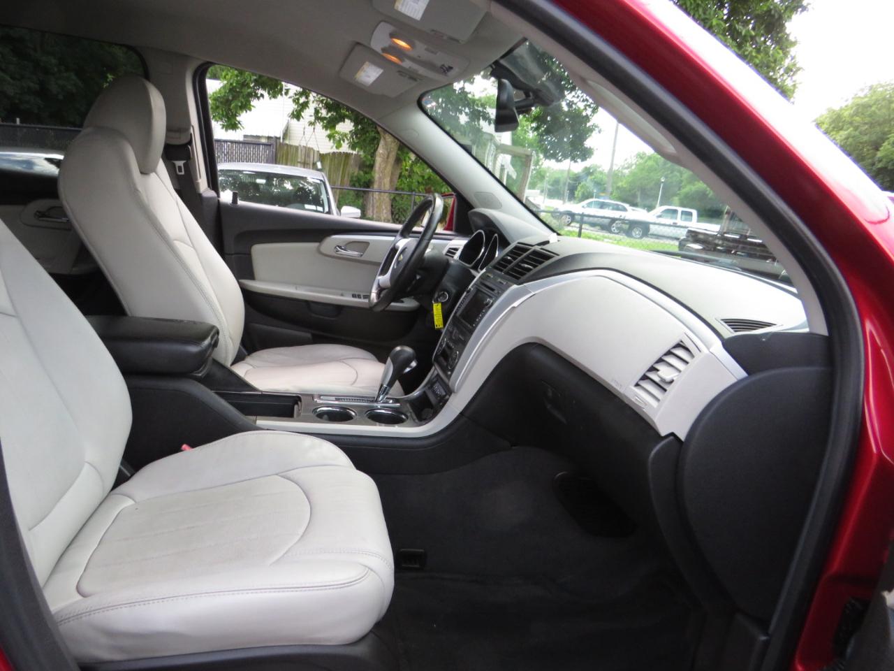 Chevrolet Traverse FWD 4dr LTZ 2012