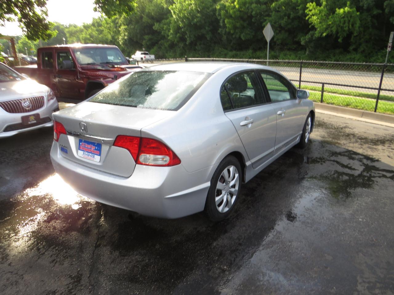 Honda Civic Sdn 4dr Auto LX 2011