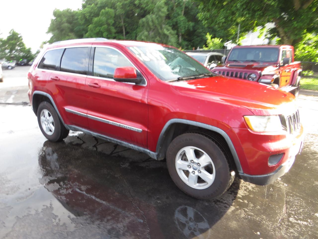 Jeep Grand Cherokee 4WD 4dr Laredo 2011