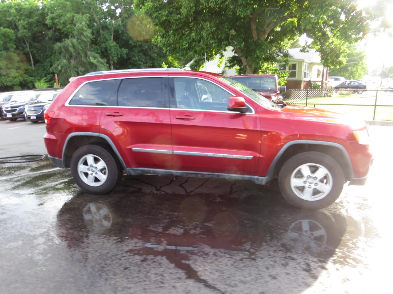 Jeep Grand Cherokee 4WD 4dr Laredo 2011