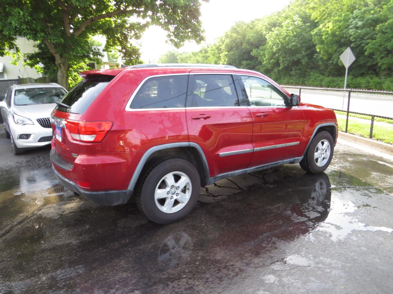Jeep Grand Cherokee 4WD 4dr Laredo 2011