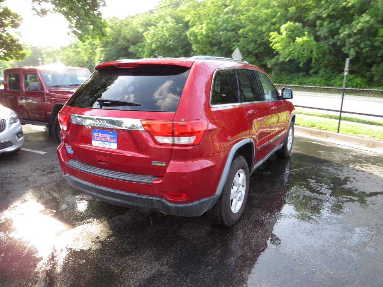 Jeep Grand Cherokee 4WD 4dr Laredo 2011