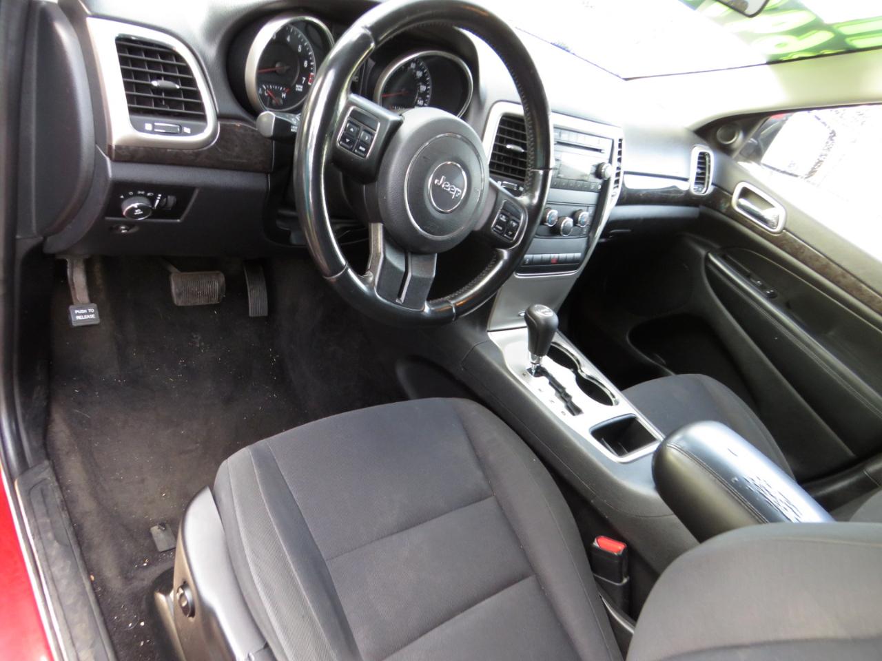 Jeep Grand Cherokee 4WD 4dr Laredo 2011