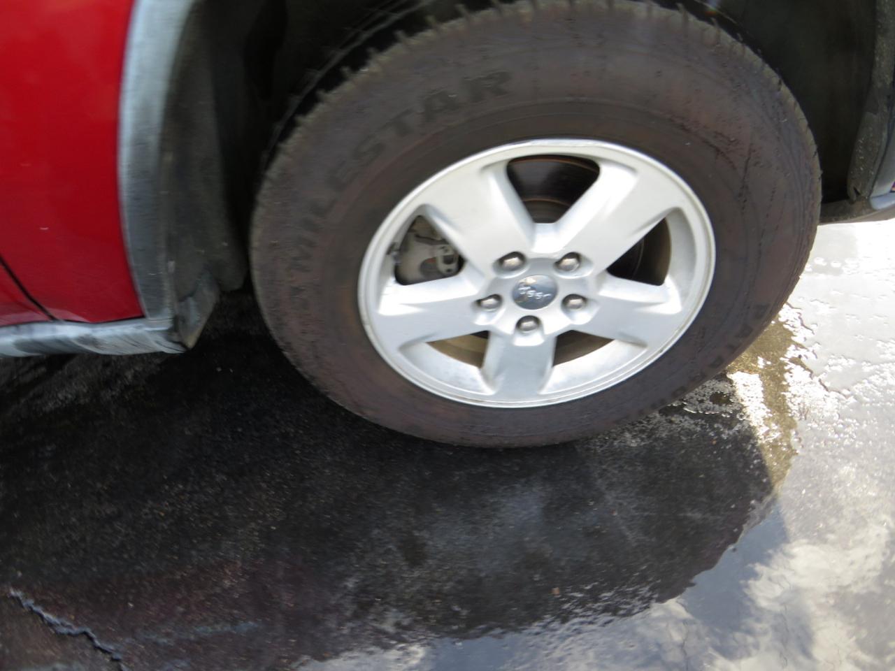 Jeep Grand Cherokee 4WD 4dr Laredo 2011
