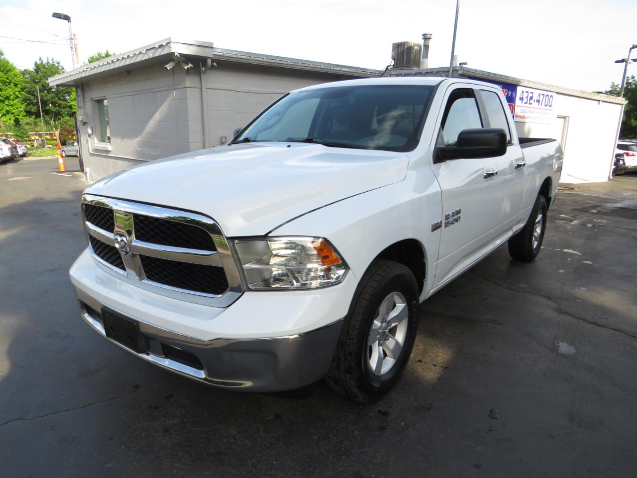 RAM 1500 4WD Quad Cab 140.5" SLT 2014