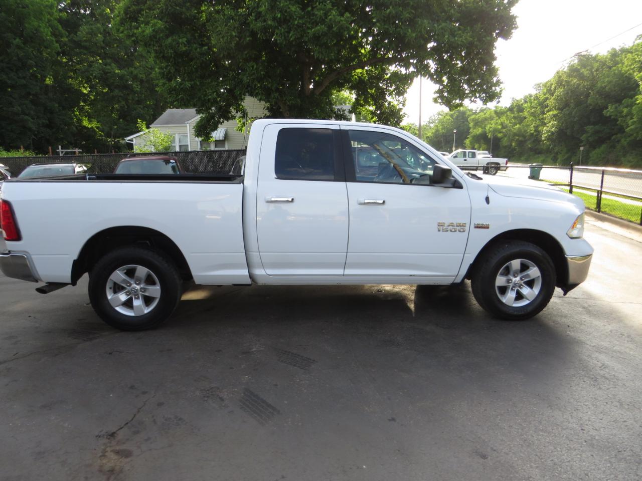 RAM 1500 4WD Quad Cab 140.5" SLT 2014