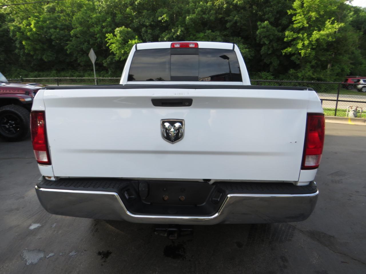 RAM 1500 4WD Quad Cab 140.5" SLT 2014