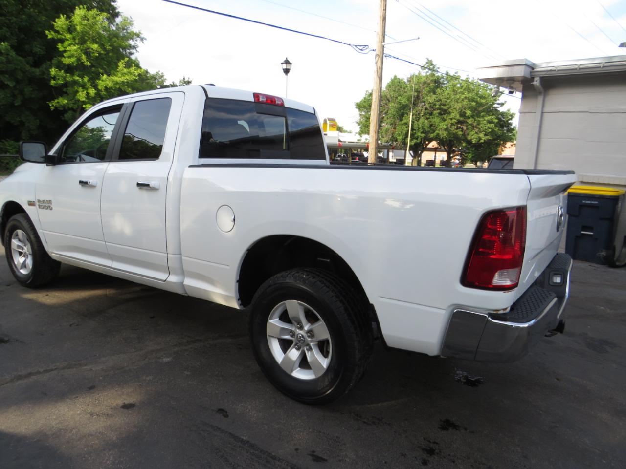 RAM 1500 4WD Quad Cab 140.5" SLT 2014