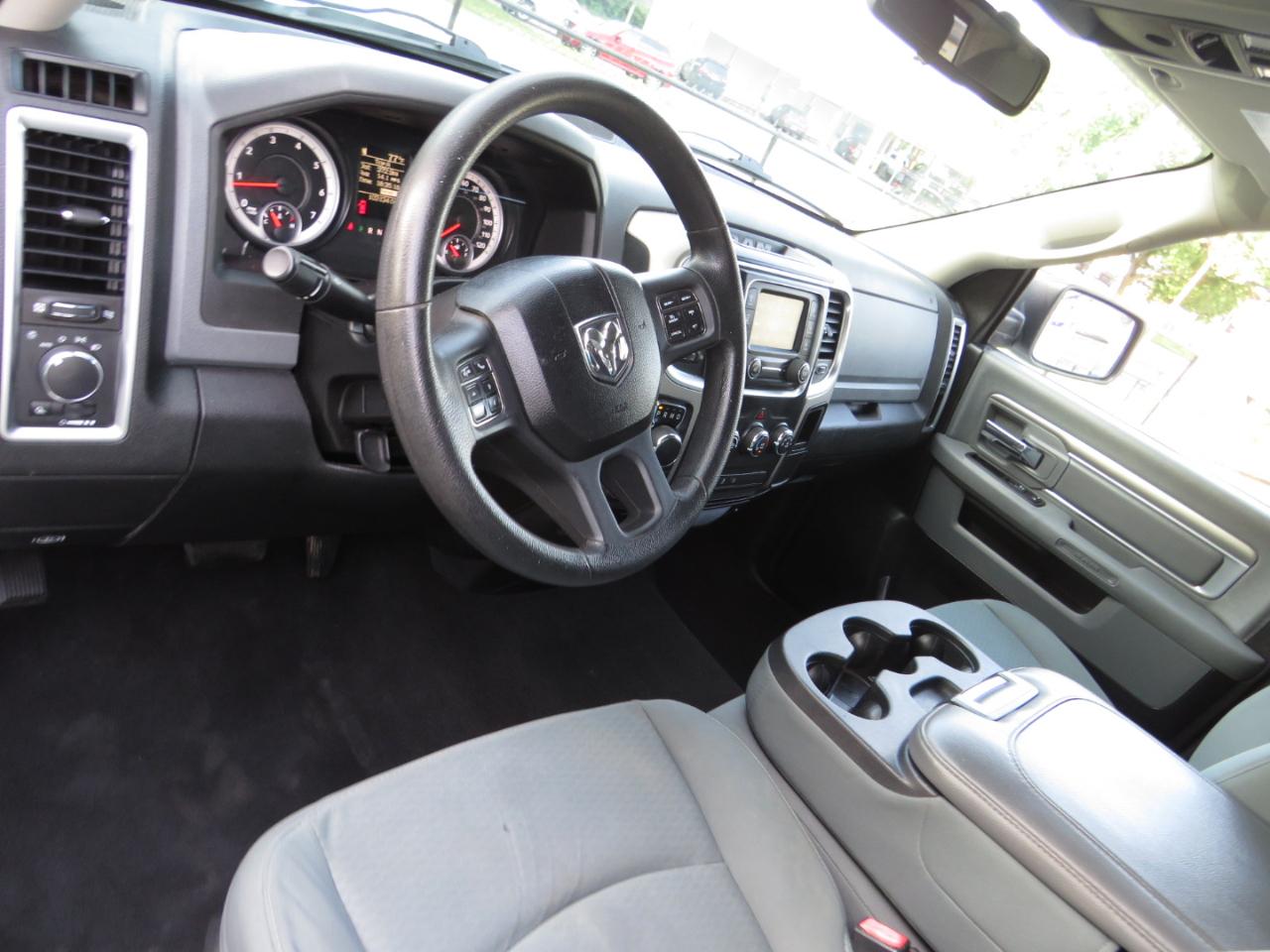 RAM 1500 4WD Quad Cab 140.5" SLT 2014