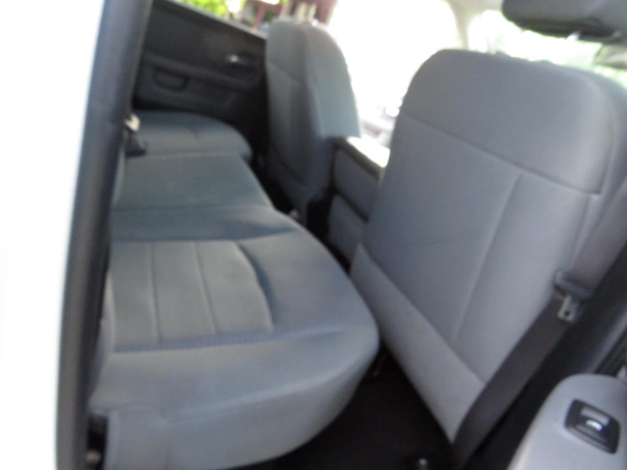 RAM 1500 4WD Quad Cab 140.5" SLT 2014