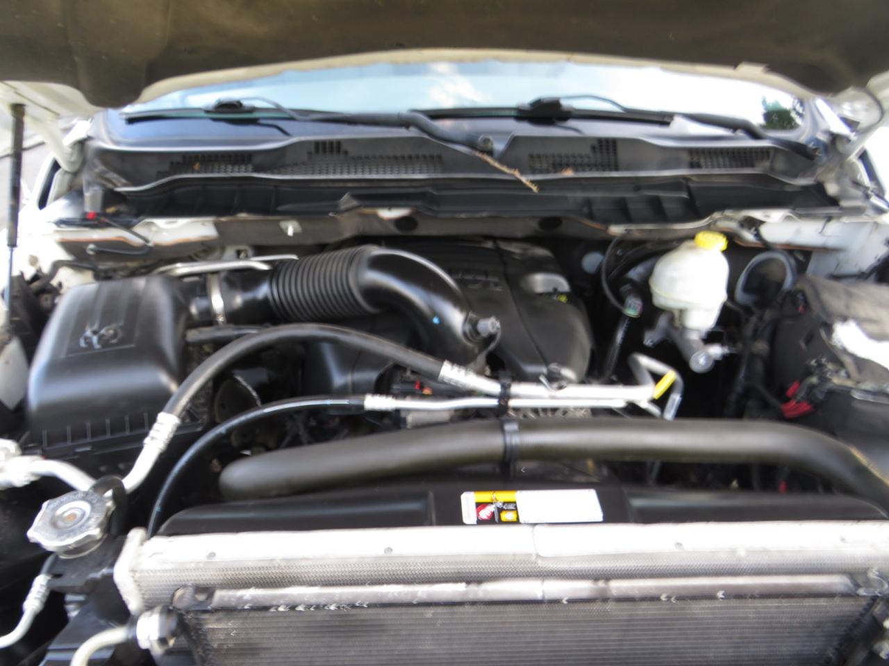RAM 1500 4WD Quad Cab 140.5" SLT 2014