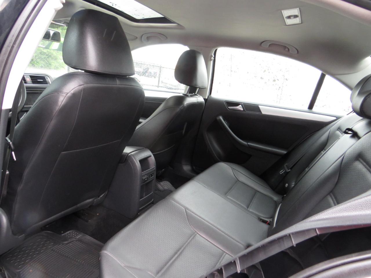 Volkswagen Jetta Sedan 4dr Man SE 2013
