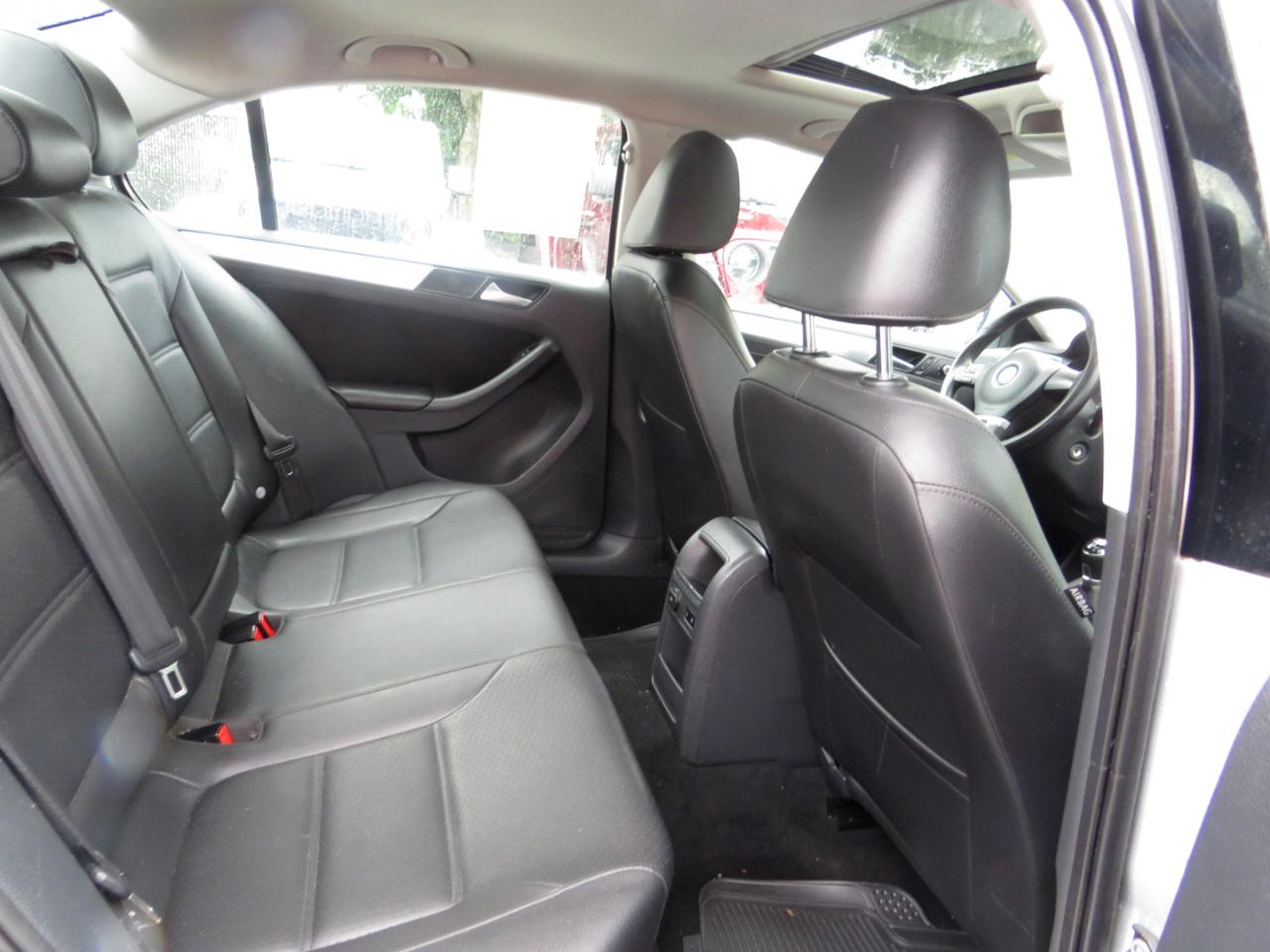 Volkswagen Jetta Sedan 4dr Man SE 2013