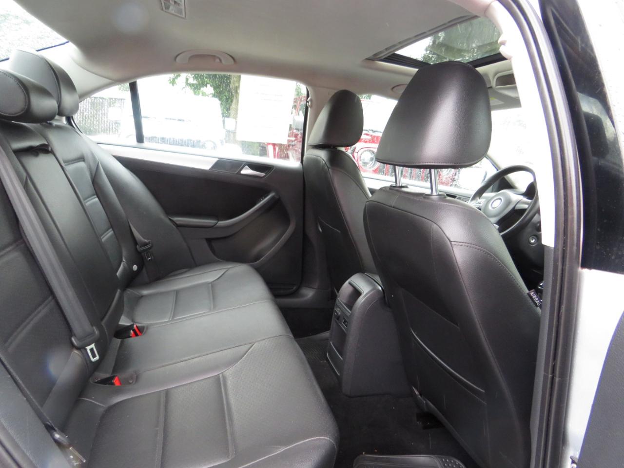 Volkswagen Jetta Sedan 4dr Man SE 2013