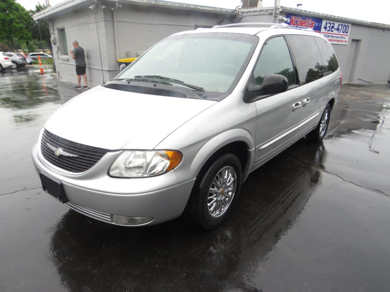 Chrysler Town & Country 4dr Limited FWD 2002