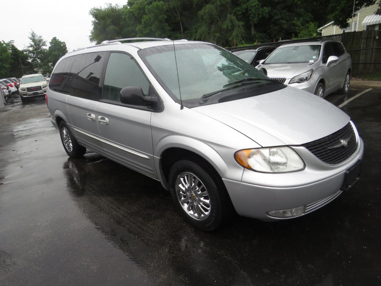 Chrysler Town & Country 4dr Limited FWD 2002