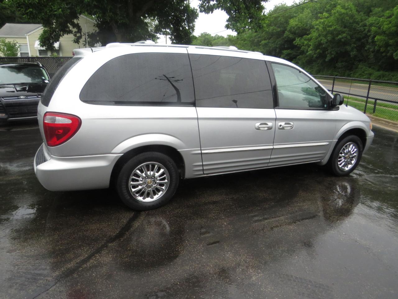 Chrysler Town & Country 4dr Limited FWD 2002