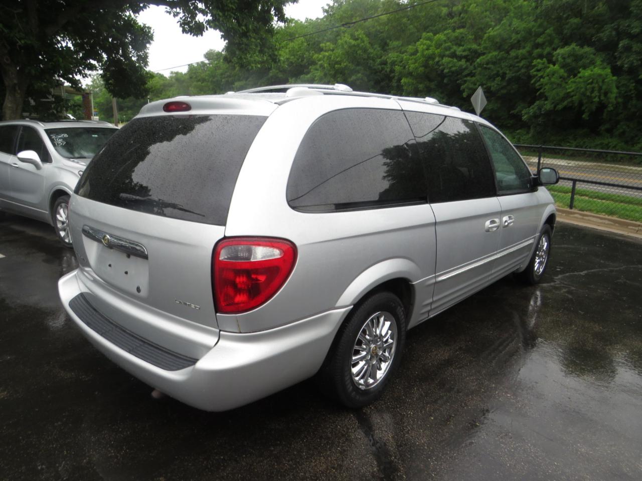 Chrysler Town & Country 4dr Limited FWD 2002