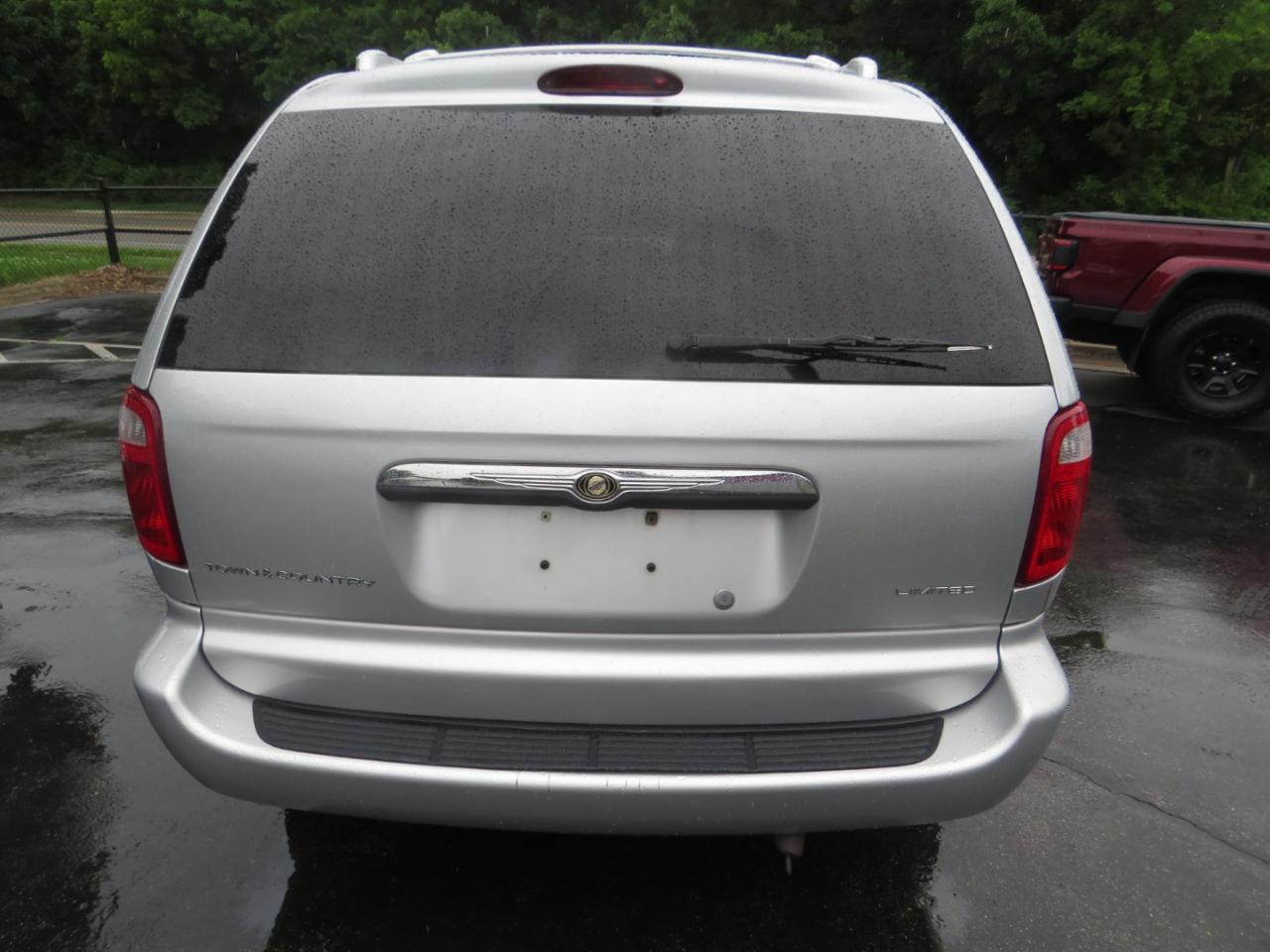 Chrysler Town & Country 4dr Limited FWD 2002