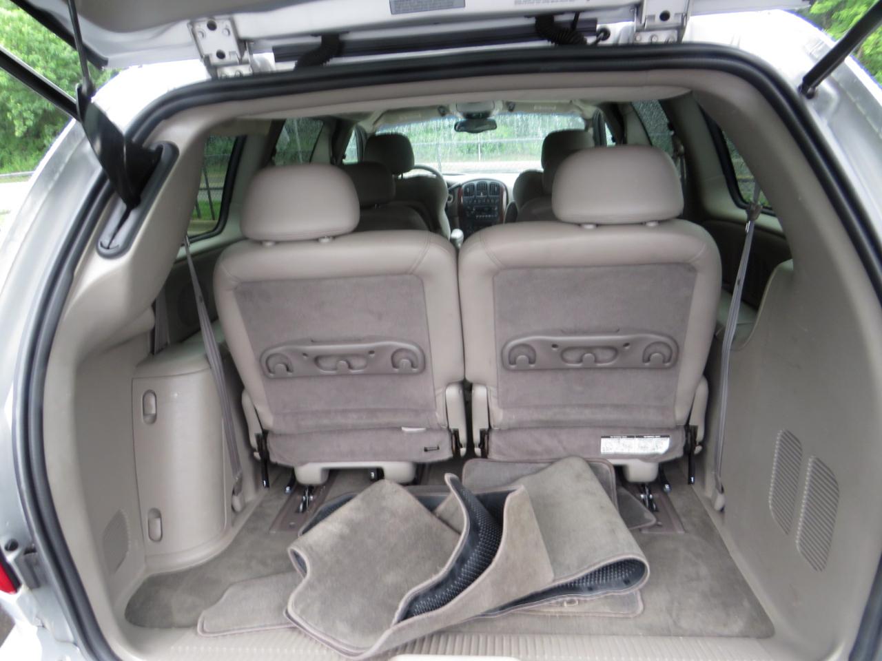 Chrysler Town & Country 4dr Limited FWD 2002