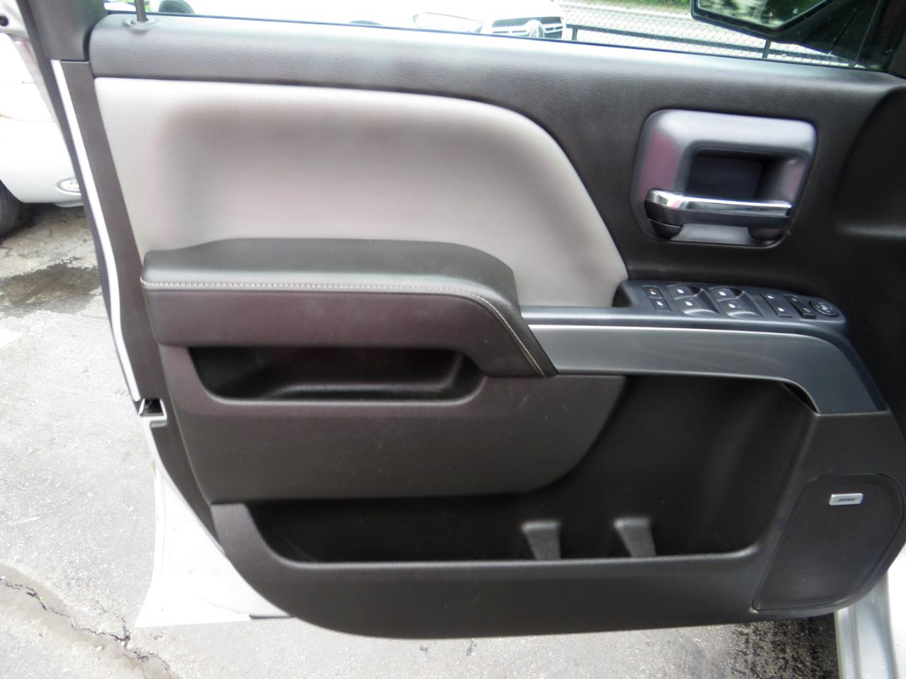 Chevrolet Silverado 1500 4WD Crew Cab 143.5" LT w/1LT 2015