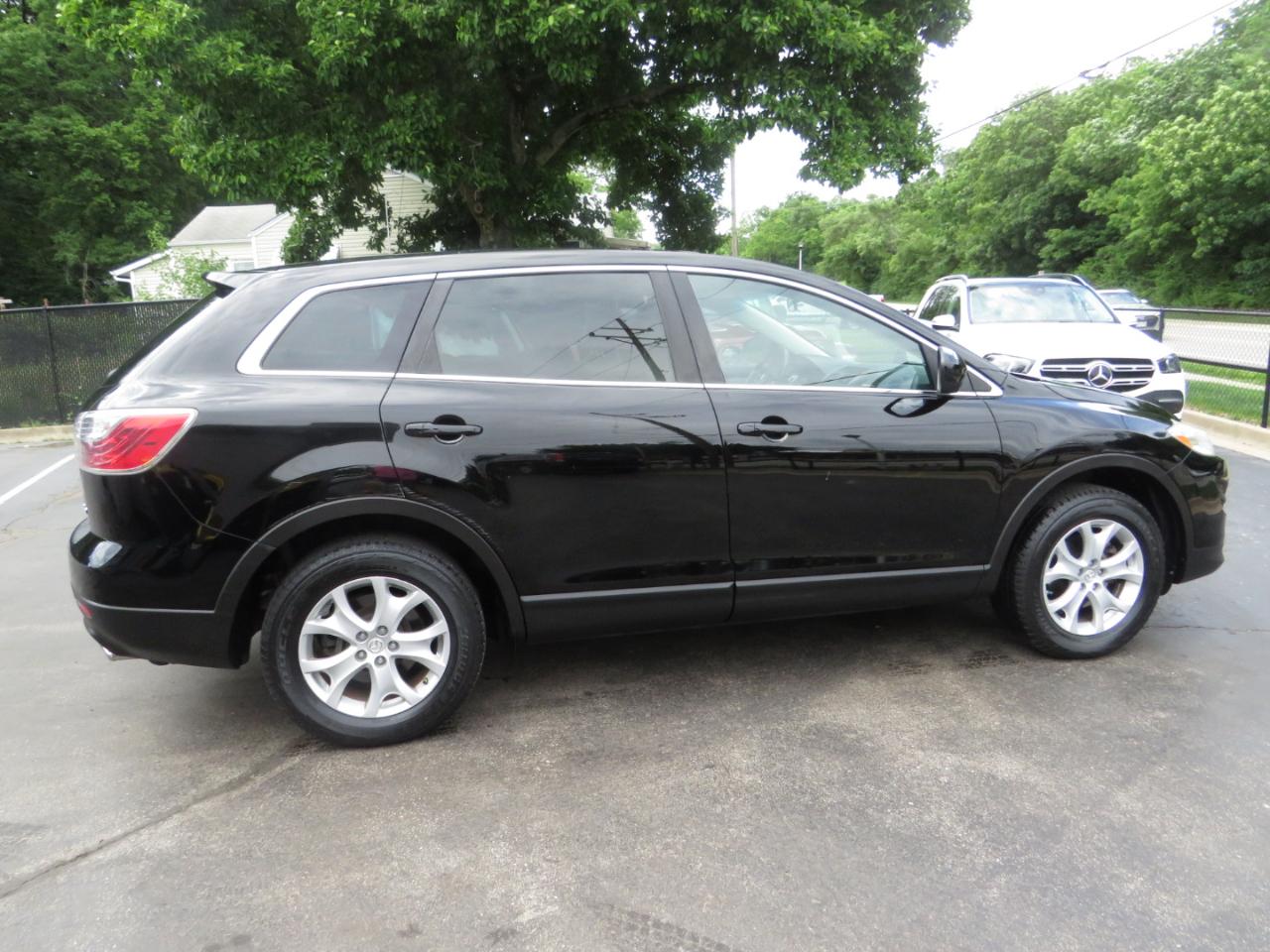 Mazda CX-9 FWD 4dr Touring 2011