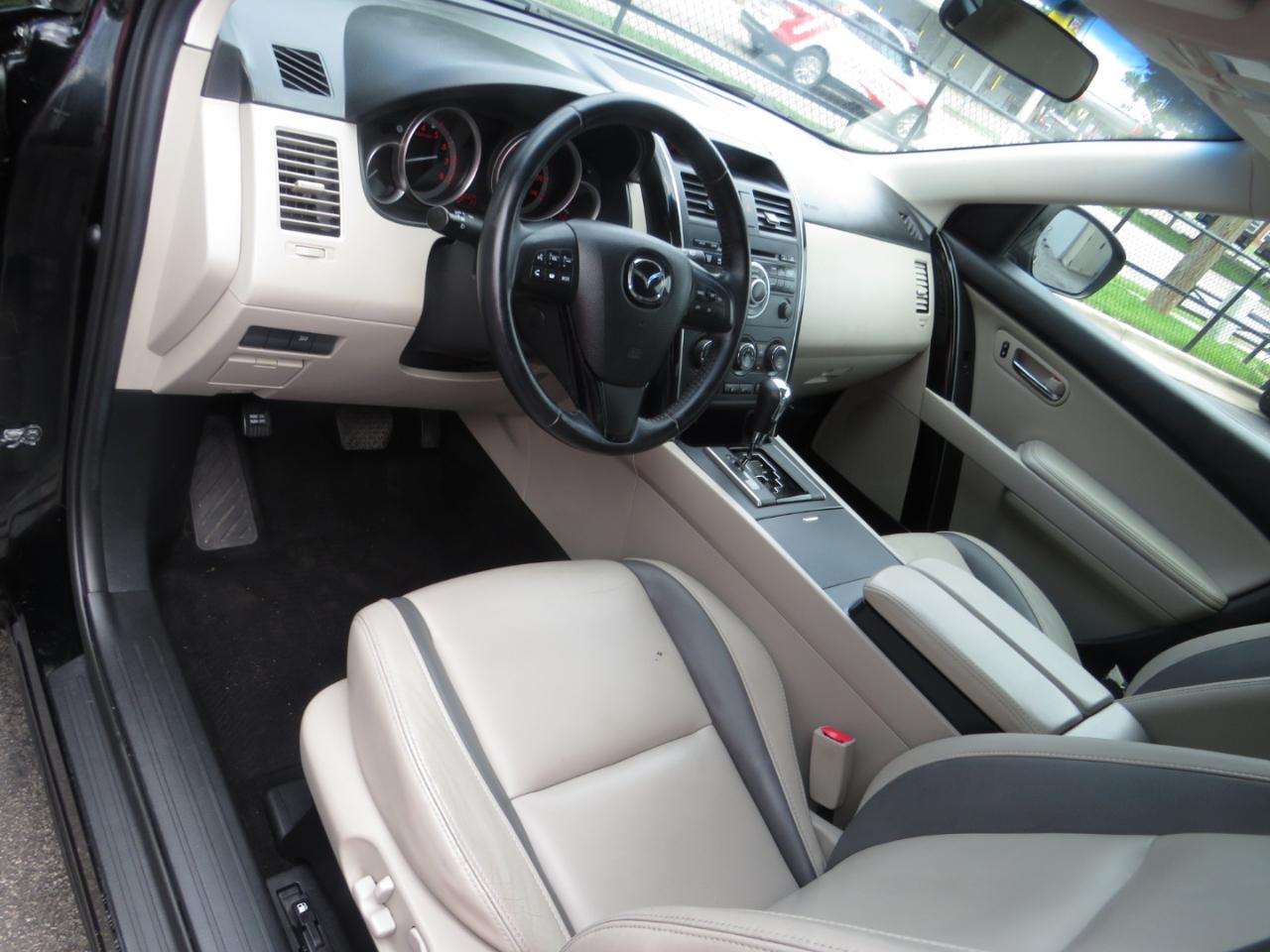 Mazda CX-9 FWD 4dr Touring 2011