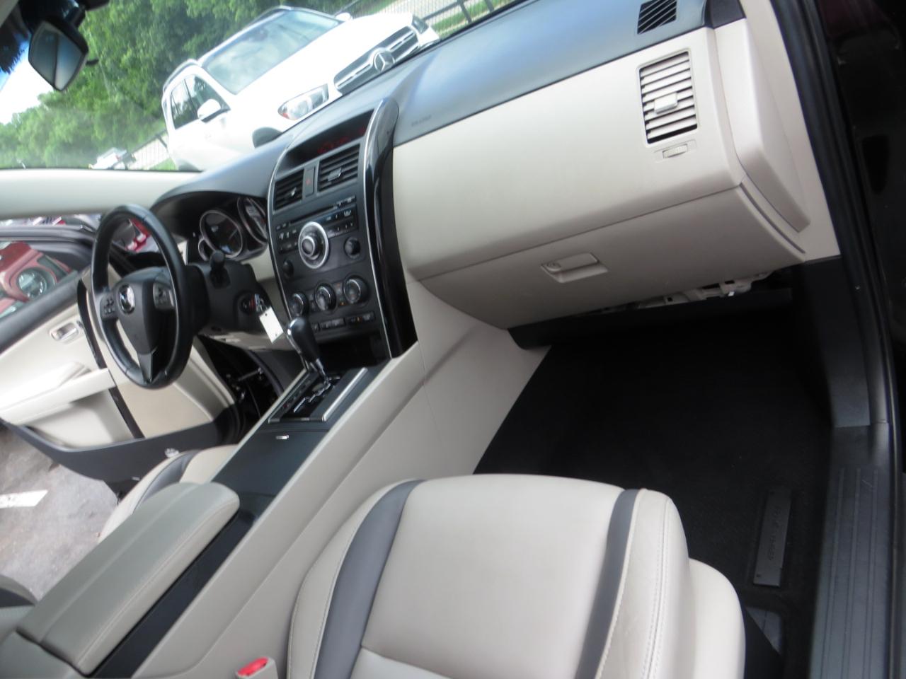 Mazda CX-9 FWD 4dr Touring 2011