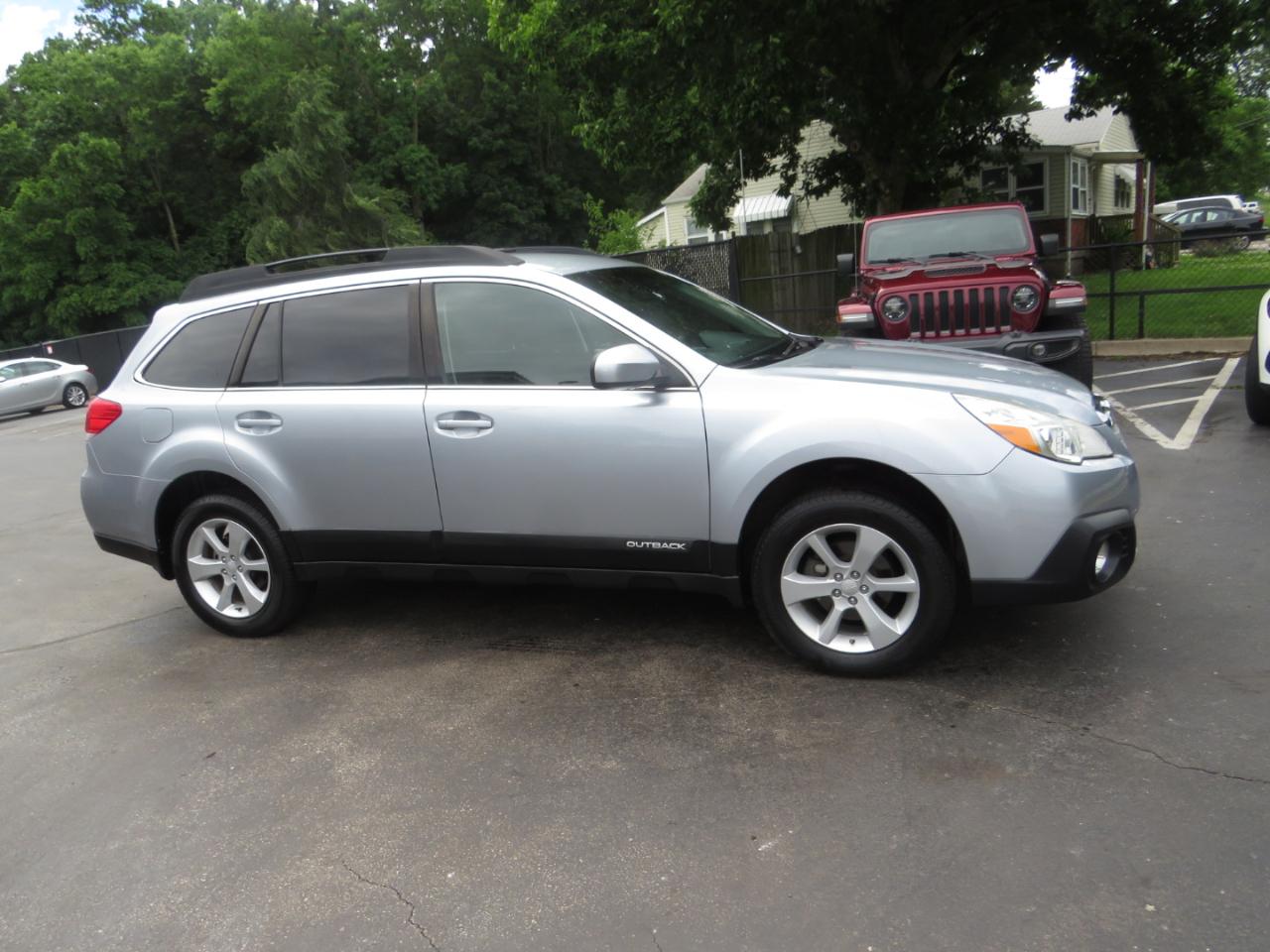 Subaru Outback 4dr Wgn H4 Auto 2.5i Premium 2013