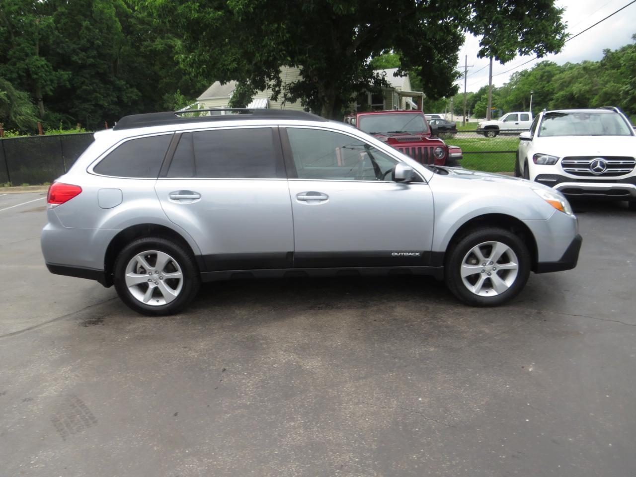 Subaru Outback 4dr Wgn H4 Auto 2.5i Premium 2013