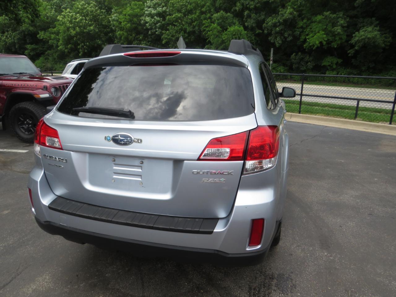 Subaru Outback 4dr Wgn H4 Auto 2.5i Premium 2013