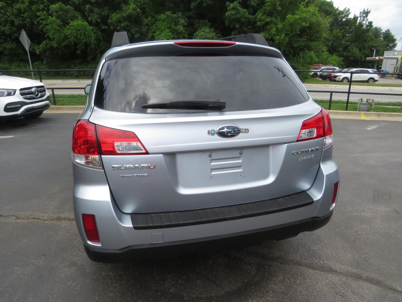 Subaru Outback 4dr Wgn H4 Auto 2.5i Premium 2013