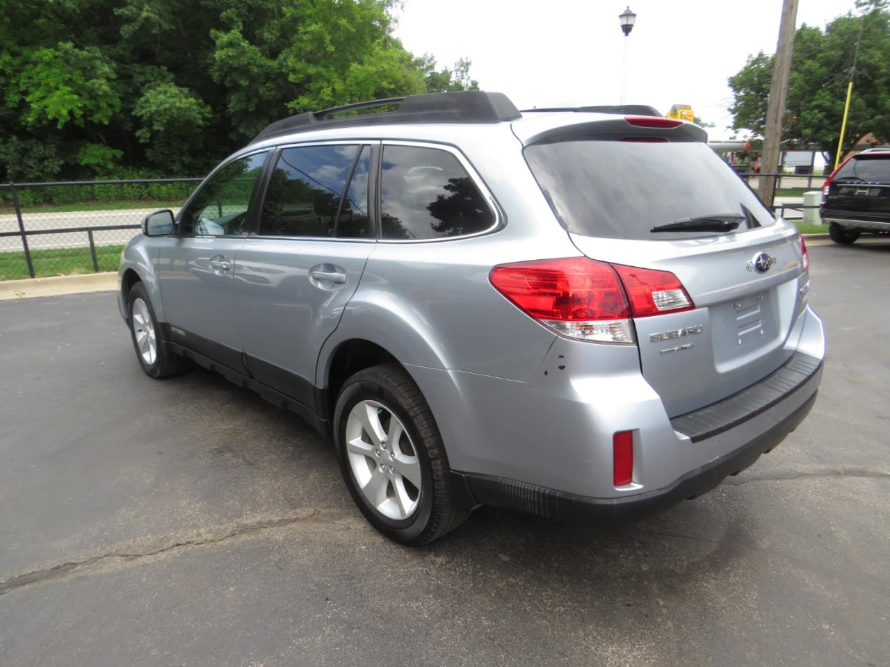 Subaru Outback 4dr Wgn H4 Auto 2.5i Premium 2013