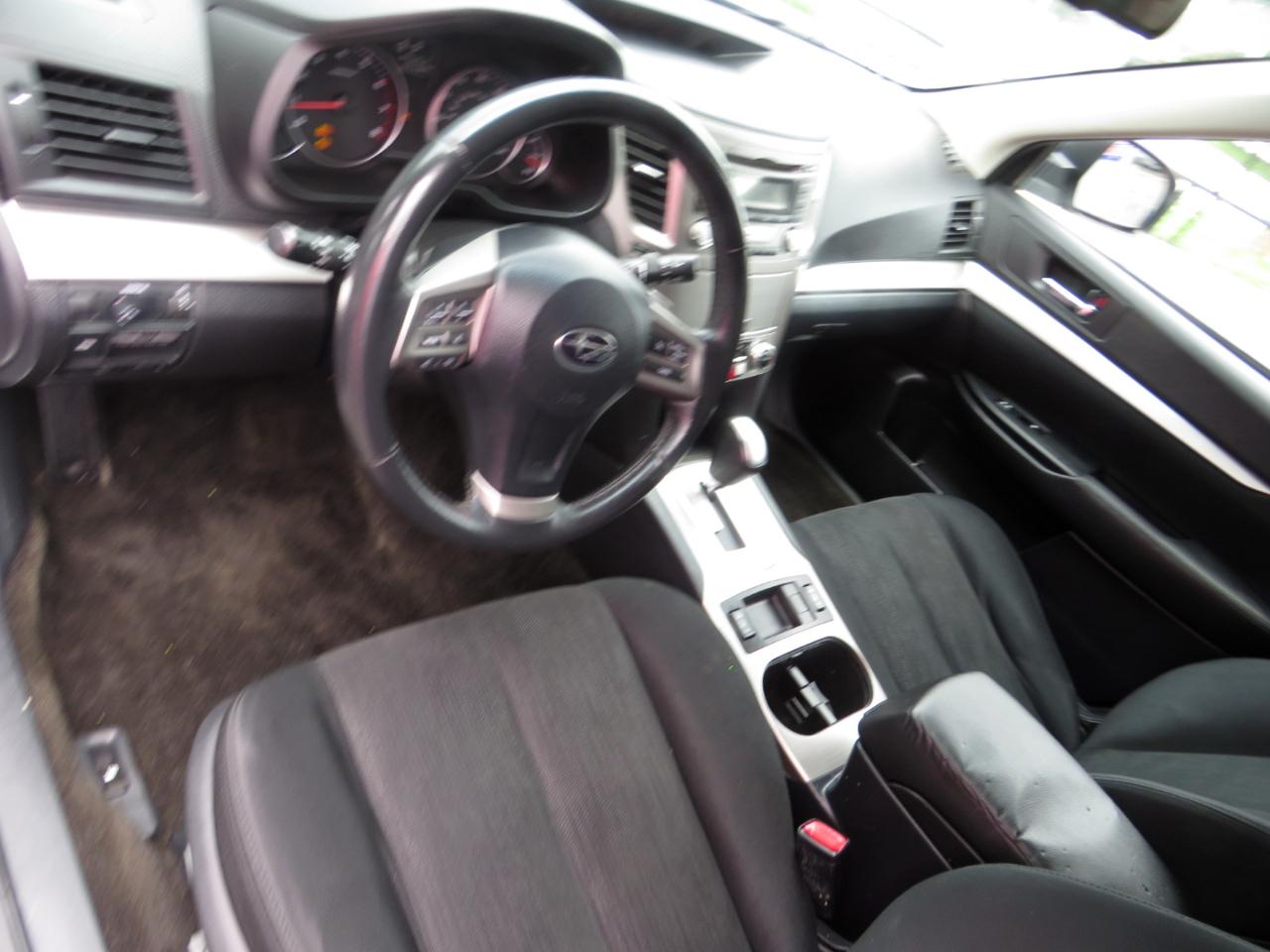 Subaru Outback 4dr Wgn H4 Auto 2.5i Premium 2013