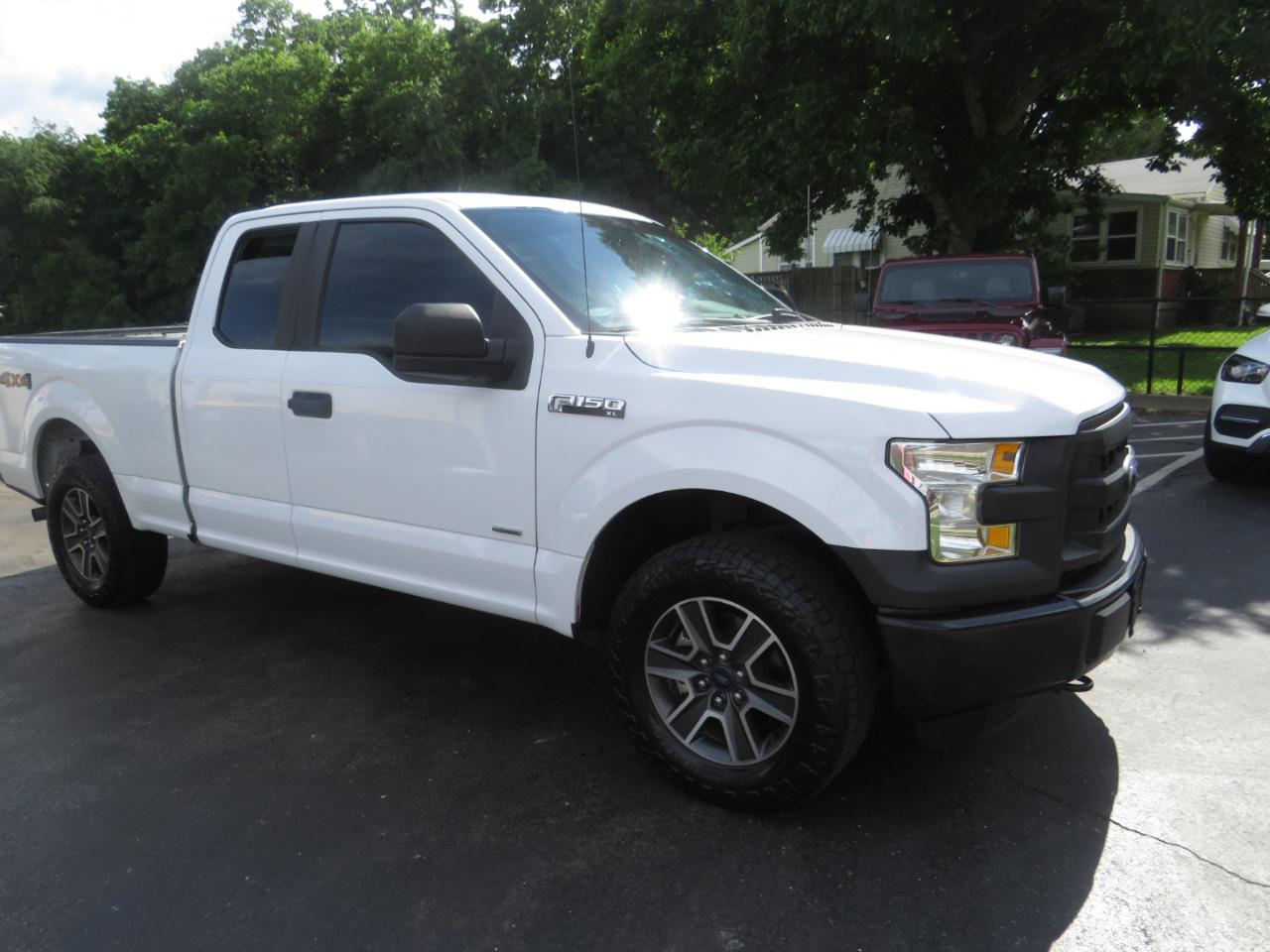 Ford F-150 4WD SuperCab 145" Lariat 2016