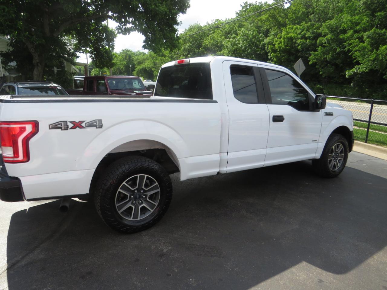 Ford F-150 4WD SuperCab 145" Lariat 2016