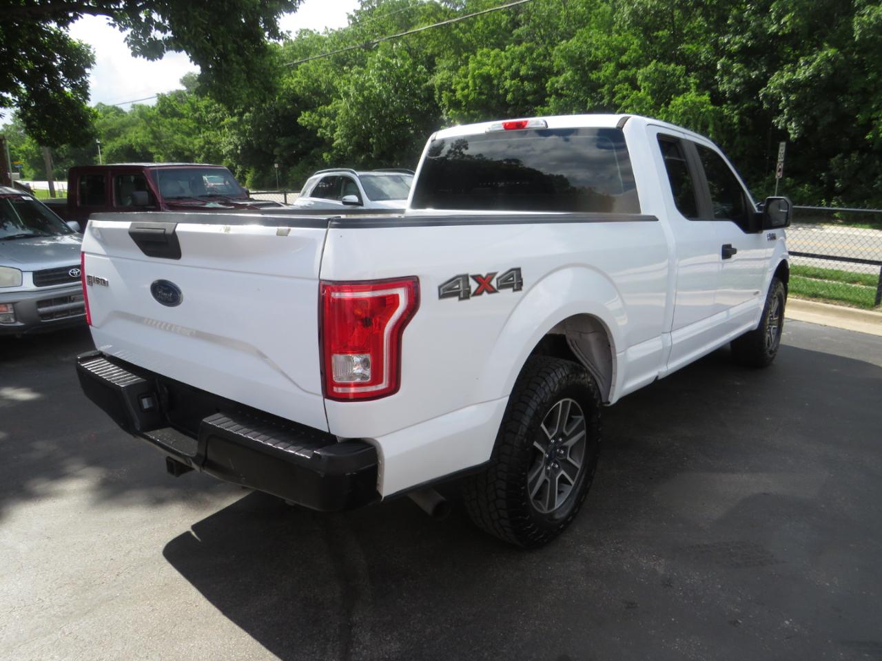 Ford F-150 4WD SuperCab 145" Lariat 2016