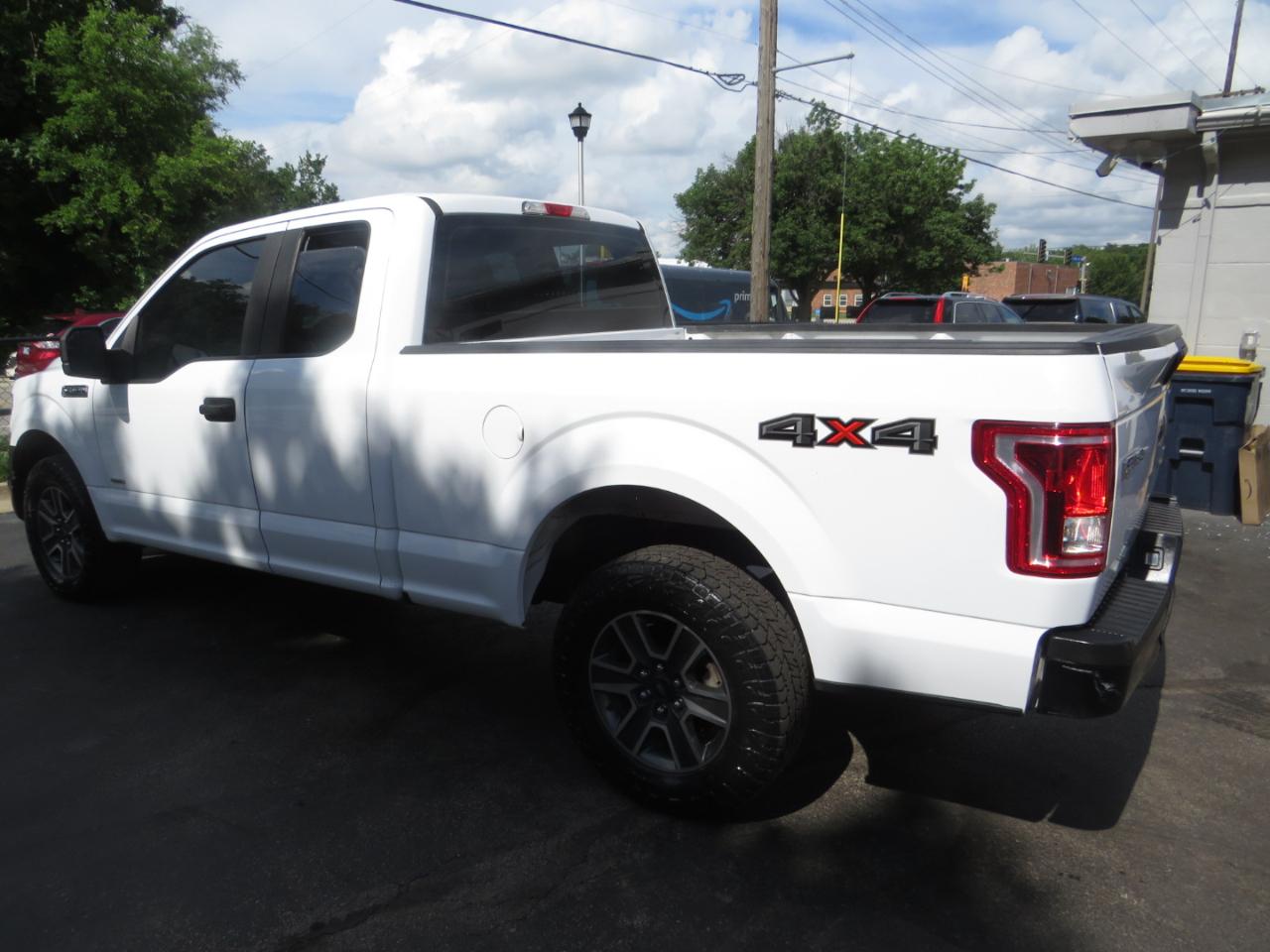 Ford F-150 4WD SuperCab 145" Lariat 2016