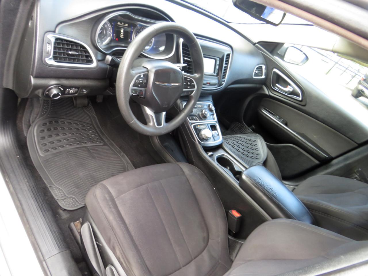 Chrysler 200 4dr Sdn Limited FWD 2015
