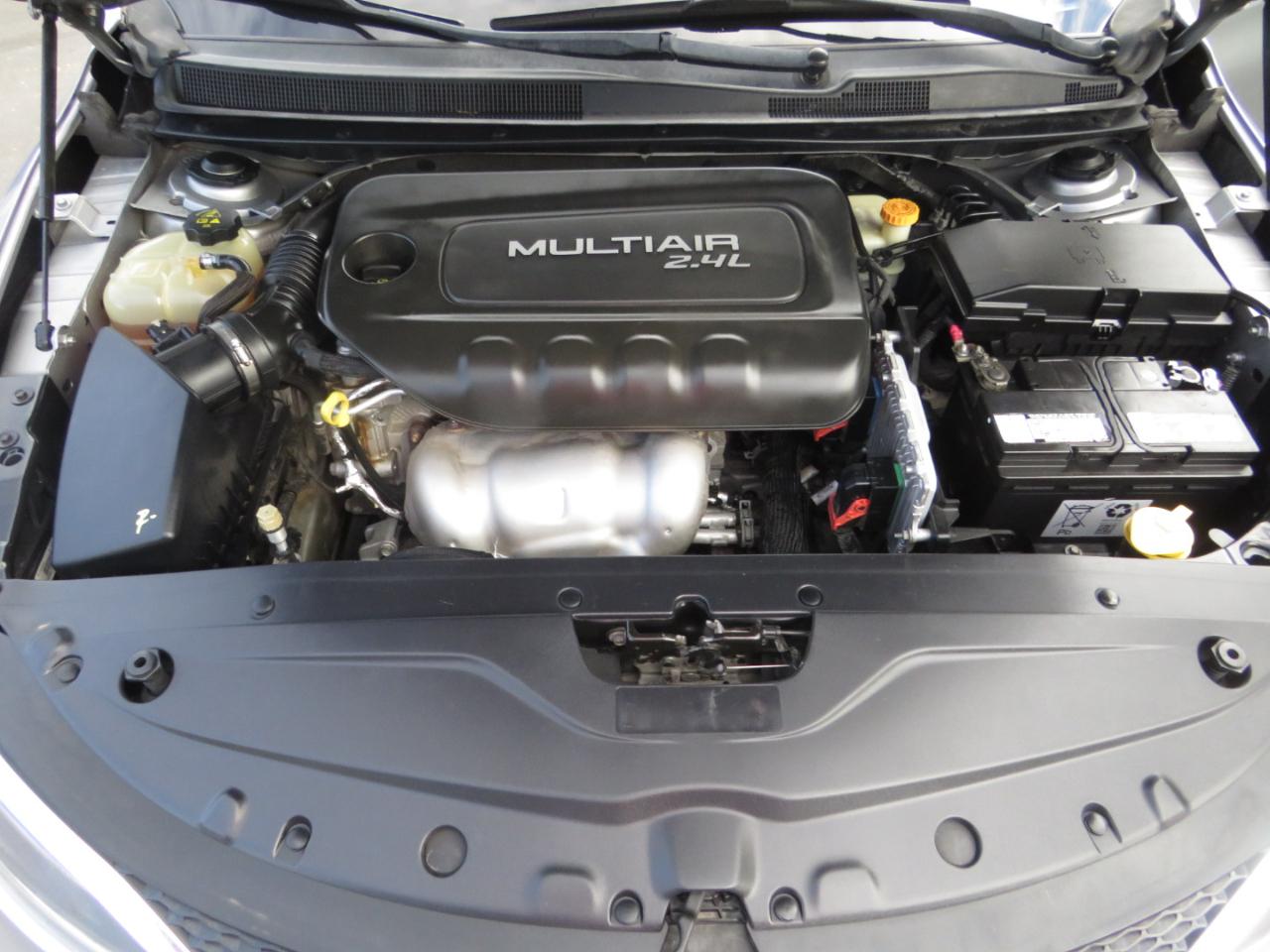 Chrysler 200 4dr Sdn Limited FWD 2015