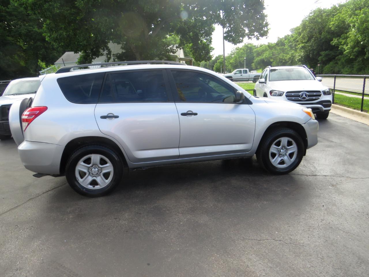Toyota RAV4 4WD 4dr I4 (Natl) 2012