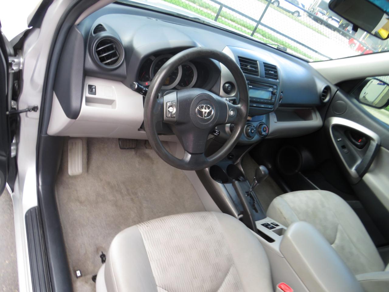 Toyota RAV4 4WD 4dr I4 (Natl) 2012